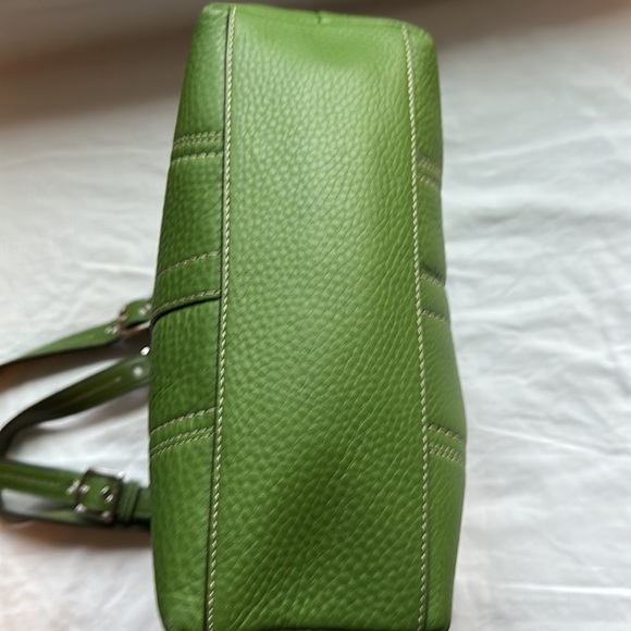 Green Leather COACH Zippered Tote - New Condition - Picture 4 of 9